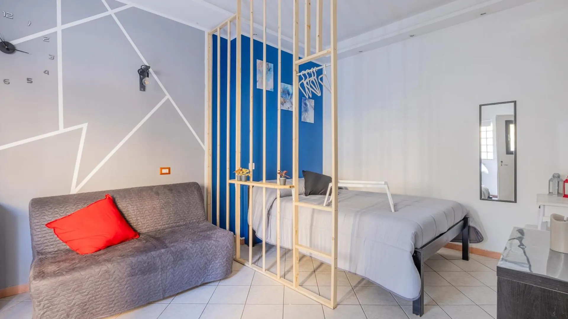 Tiny Indipendent House Apartment Rome