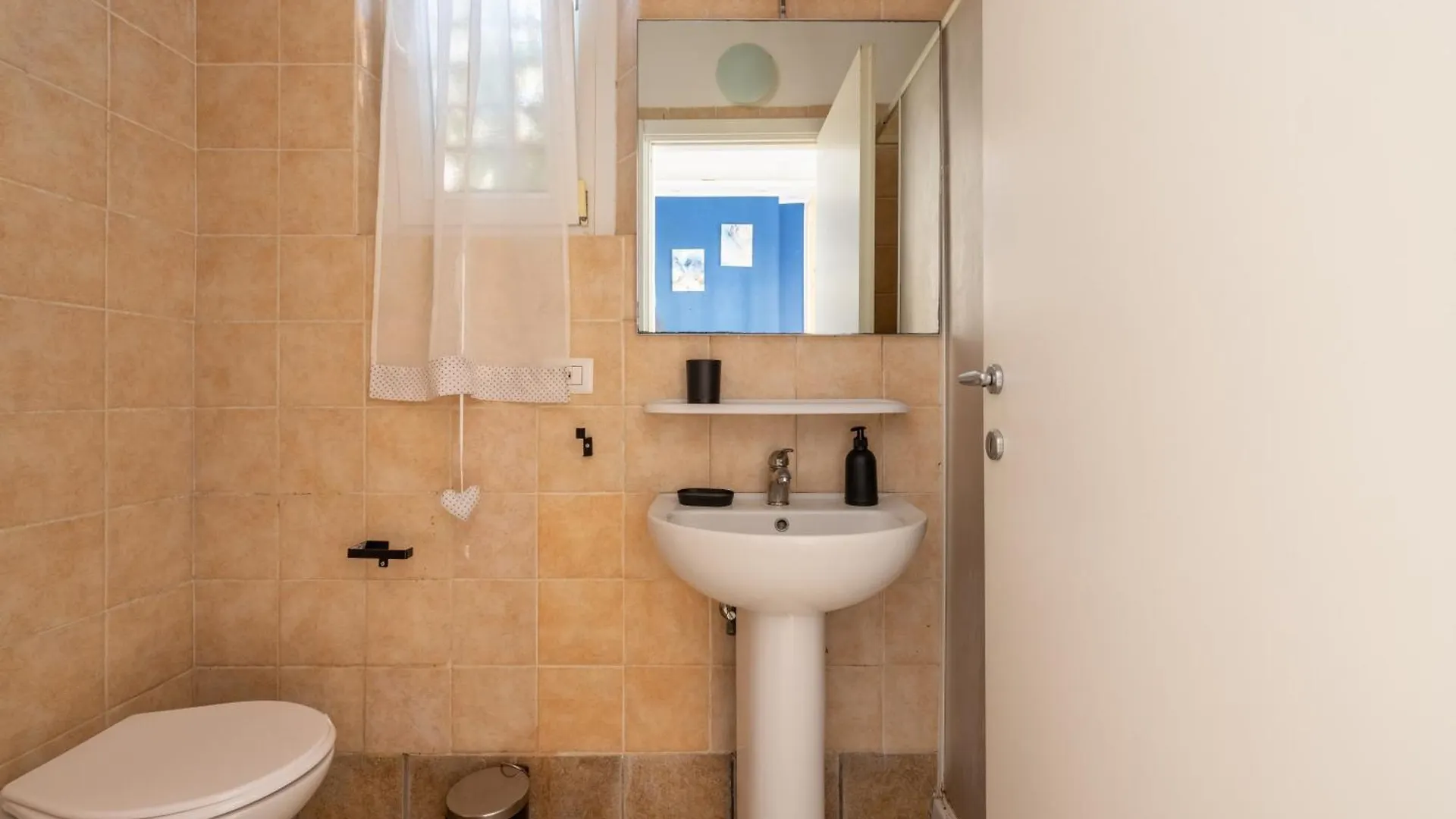 Tiny Indipendent House Apartment Rome 0*,  Italy