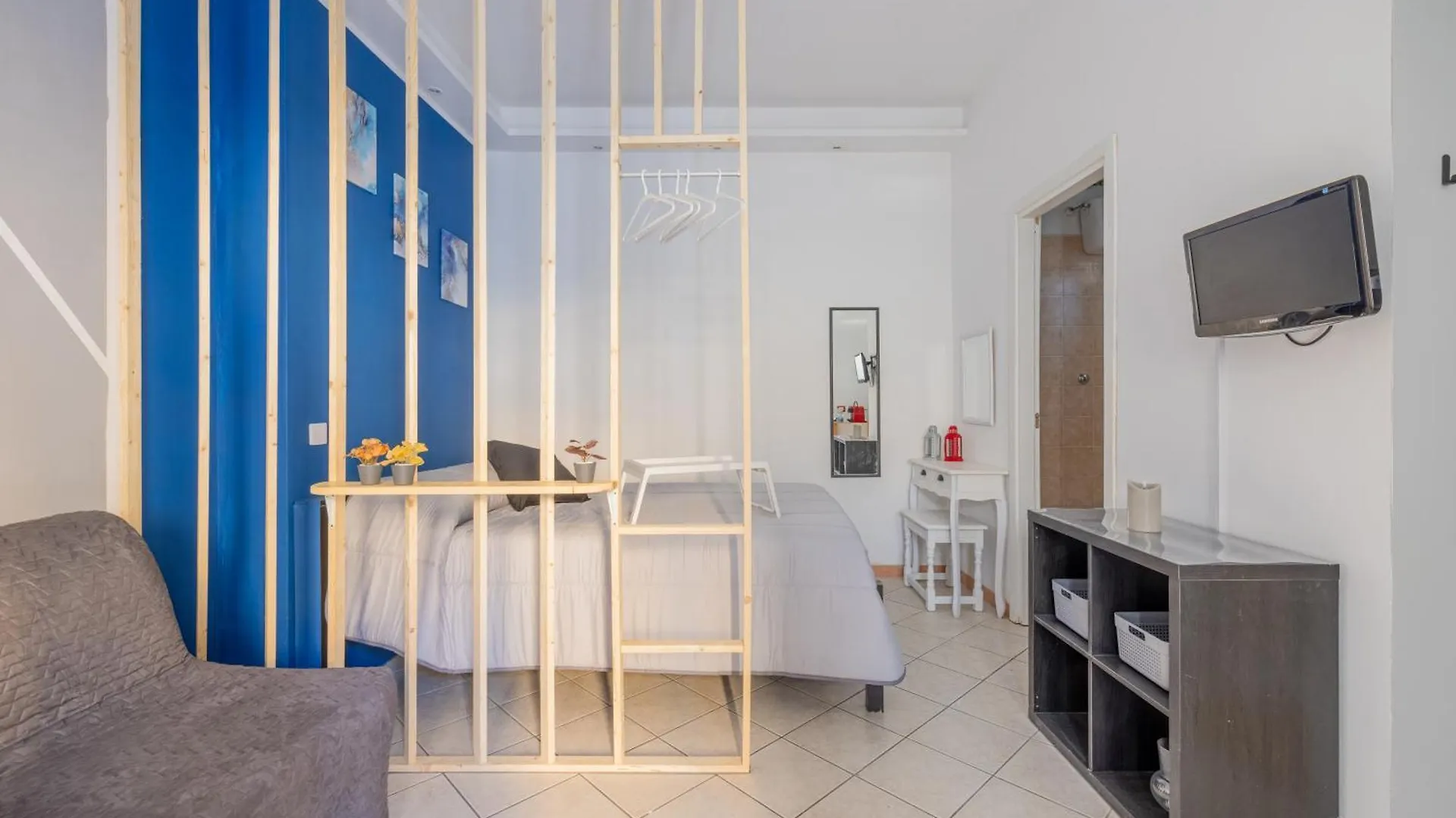 Tiny Indipendent House Apartment Rome