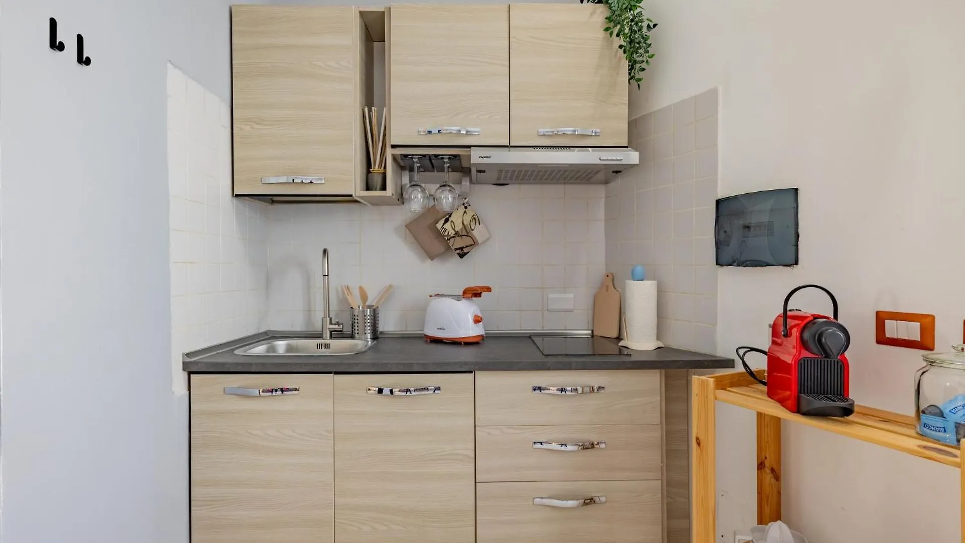 Tiny Indipendent House Apartment Rome